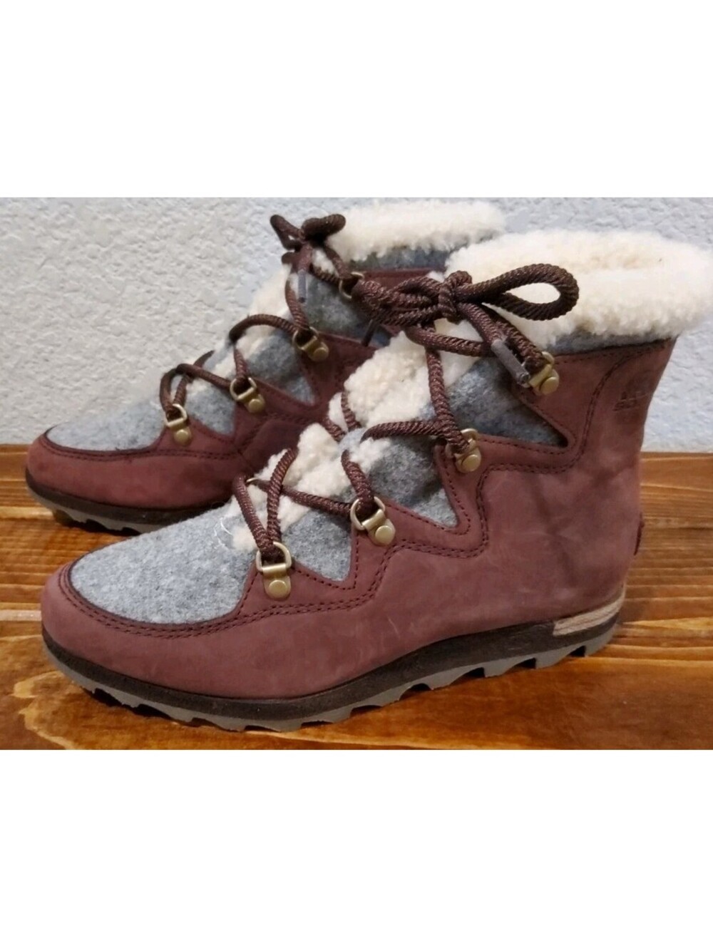Sorel NL3287-908 Sneakchic Alpine Leather Boots Women's Size 7 Ankle Chic